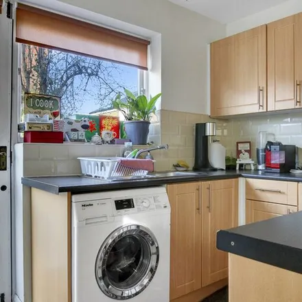 Rent this 2 bed apartment on Heaton Road in London, CR4 2BW