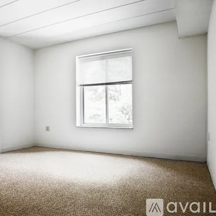 Image 1 - 6315 Fifth Ave, Unit 305 - Apartment for rent