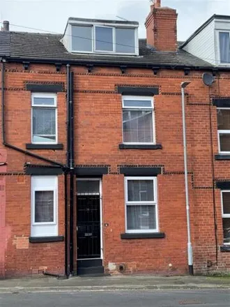 Buy this 2 bed house on Paisley Terrace in Leeds, LS12 3JY