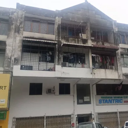 Rent this 3 bed apartment on Jalan Perdana Utama in Pandan Perdana, 55300 Ampang Jaya Municipal Council