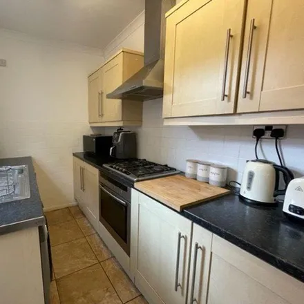 Image 5 - Knighton Fields Road East, Leicester, LE2 6DQ, United Kingdom - Townhouse for rent