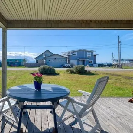 Buy this 2 bed house on 608 Freemans Lane in Point Roberts, Whatcom County