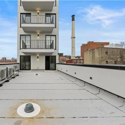 Rent this 4 bed house on 304 Water Street in New York, NY 11201