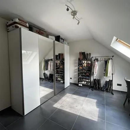 Rent this 3 bed apartment on Keerstraat 114;116;118 in 9420 Ottergem, Belgium