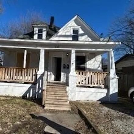 Buy this 3 bed house on 675 West Nichols Street in Springfield, MO 65802