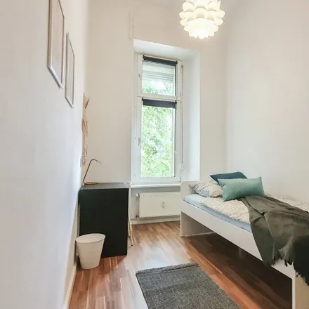 Rent this 5 bed room on Ratiborstraße 1 in 10999 Berlin, Germany