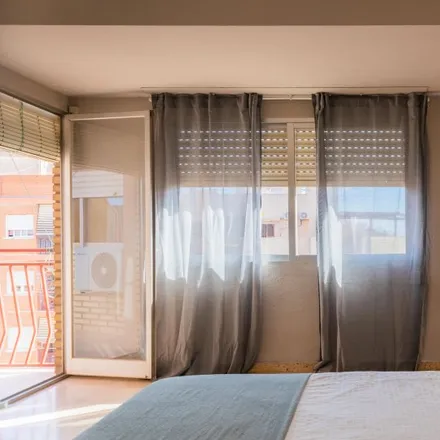 Rent this 5 bed room on Bazar Emili Baró in Carrer del Rector Zaragoza, 46020 Valencia