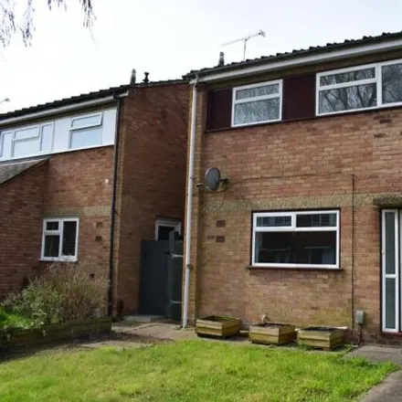 Rent this 3 bed house on 23 Dymokes Way in Hoddesdon, EN11 9LY