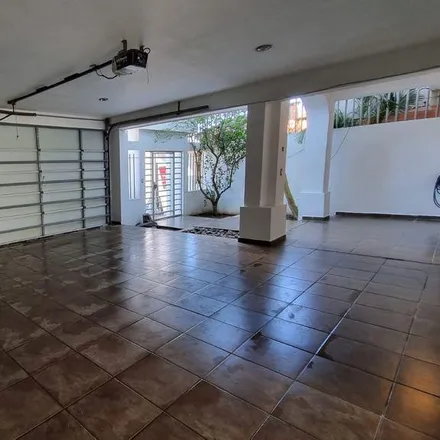 Buy this studio house on Boulevard Montecarlo in Montecarlo, 80054 Culiacán