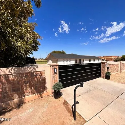 Buy this 7 bed house on 2130 South Lindsay Road in Gilbert, AZ 85295