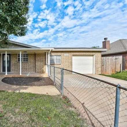 Buy this 3 bed house on 1556 Tudor Drive in Moore, OK 73160