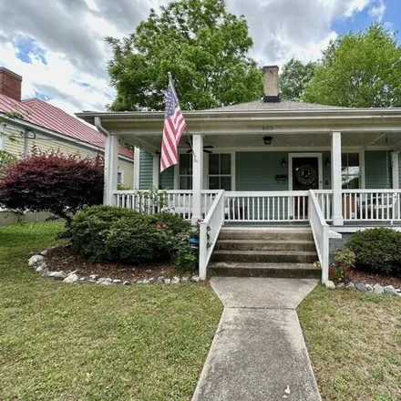 Rent this 3 bed house on 605 Elm Street in Raleigh, NC 27604