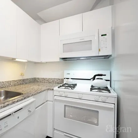 Image 5 - Crumbl Cookies, 1193 3rd Avenue, New York, NY 10022, USA - House for rent