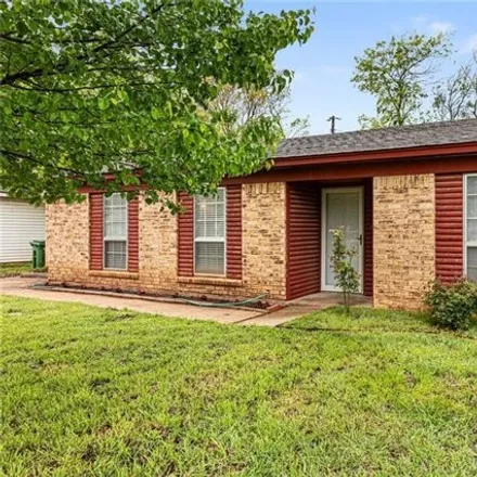 Image 4 - 215 Phillips Road, McGregor, TX 76657, USA - House for sale