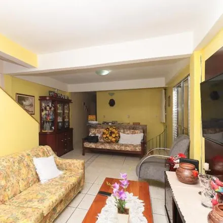Rent this 5 bed house on Rua Jardinópolis in Jardim Santo Antônio, Osasco - SP