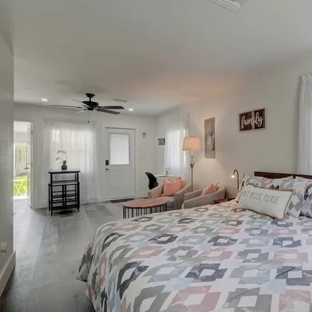 Image 4 - Bonita Springs, FL - Apartment for rent
