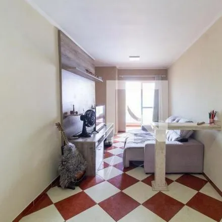 Rent this 2 bed apartment on Avenida Jaguaribe in Jaguaribe, Osasco - SP