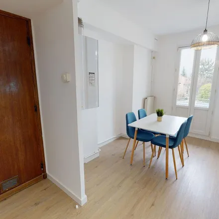 Rent this 3 bed apartment on 46bis Avenue Aristide Briand in 38600 Fontaine, France