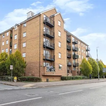 Buy this 2 bed apartment on Holly Street in Luton, LU1 3PN