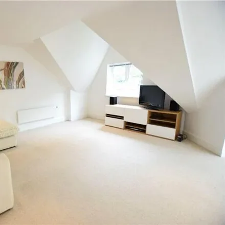 Image 3 - Windsor Court, Leeds, LS17 6SL, United Kingdom - Room for rent