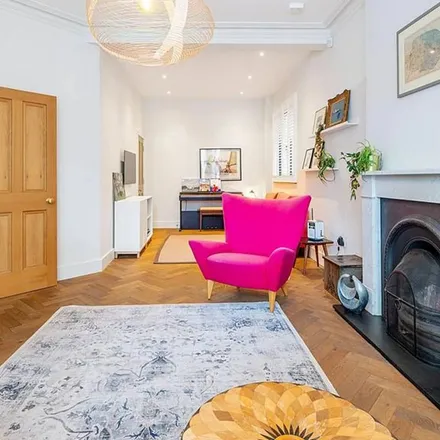 Image 4 - 34 Clovelly Road, London, W5 5HE, United Kingdom - Apartment for rent
