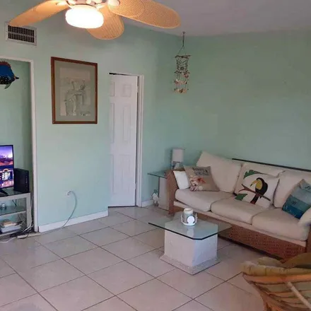 Rent this 1 bed apartment on 90336 Old Overseas Highway in Islamorada, Monroe County