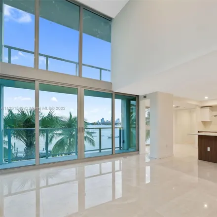 Rent this 3 bed condo on Flamingo Resort Residences in Bay Road, Miami Beach