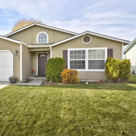 Buy this 3 bed house on 482 South 82nd Avenue in Yakima, WA 98908