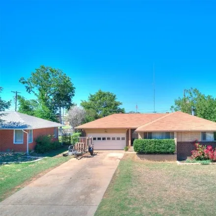 Buy this 3 bed house on 751 East Carroll Lane in Midwest City, OK 73110