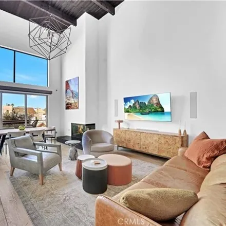 Image 5 - 56 Ironsides Street, Los Angeles, CA 90292, USA - Condo for sale