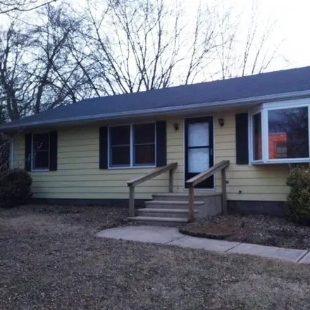 Rent this 3 bed house on 109 Fairview Dr.