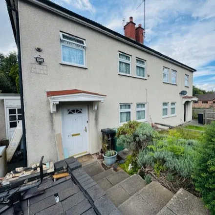 Rent this 3 bed duplex on Sedgley Hall Avenue in Coseley, DY3 3SZ
