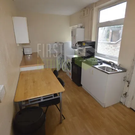 Rent this 4 bed apartment on Thurlow Road in Leicester, LE2 1YE