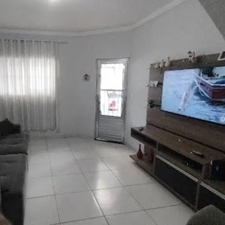 Buy this 4 bed house on Rua Eurico Sodré in Biritiba, Poá - SP