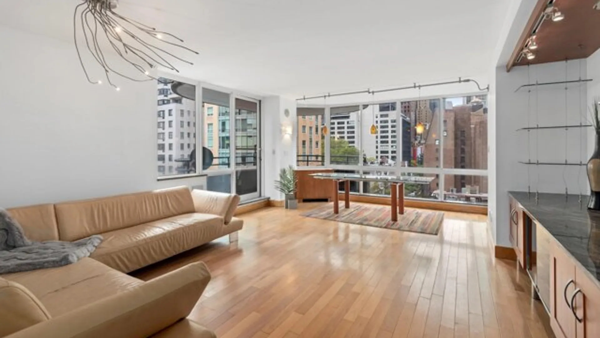 303 East 49th Street, New York, NY 10022, USA | 2 bed apartment for rent