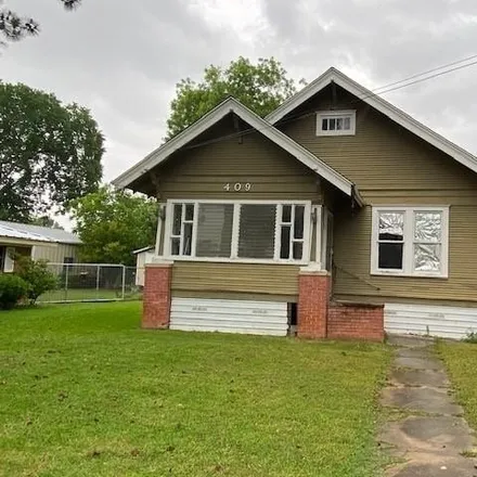 Buy this 3 bed house on 407 East Hochheim Street in Yoakum, TX 77995