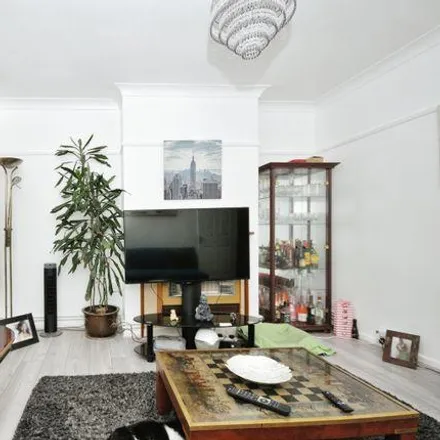 Rent this 2 bed apartment on Gilton Road in London, SE6 1PJ