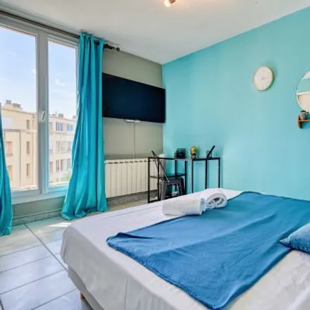 Rent this 3 bed room on Bâtiment 20 in Allée Adélaïde, 13009 Marseille