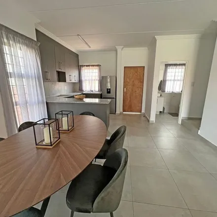 Image 3 - Reading Country Club, Grey Street, Alberante, Alberton, 1449, South Africa - Townhouse for rent