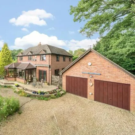 Buy this 6 bed house on Aldermaston Road in Tadley, RG26 3AJ