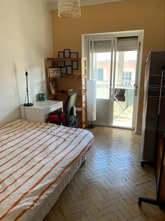 Rent this 3 bed room on Rua Francisco Marques Beato 85 in 1885-035 Loures, Portugal