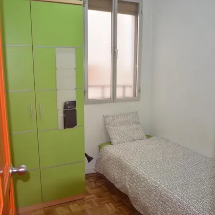 Rent this 6 bed room on Ronda de Atocha in 3, 28012 Madrid