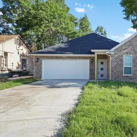 Buy this 3 bed house on 2908 Hemphill Street in Greenville, TX 75401