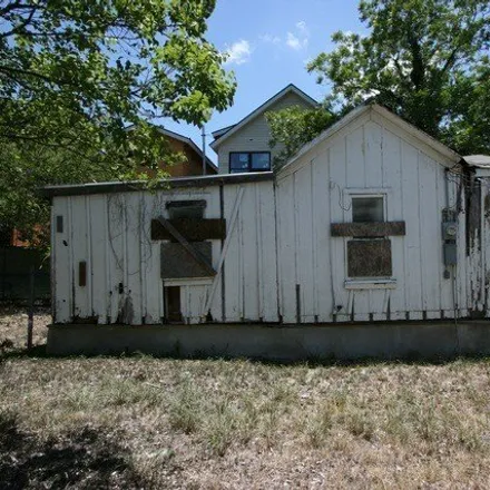 Image 2 - 187 Brown Alley, San Antonio, TX 78202, USA - House for sale