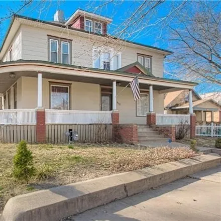 Buy this 5 bed house on Domino's in 821 South 5th Street, Leavenworth
