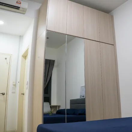 Rent this 1 bed apartment on Sit up bench in Jalan Sibu, Batu