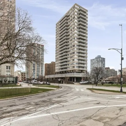 Buy this 1 bed condo on 5601 North Sheridan Road in Chicago, IL 60626