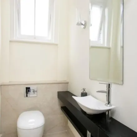 Image 2 - 87-89 Duke Street, London, W1K 4BH, United Kingdom - Apartment for rent