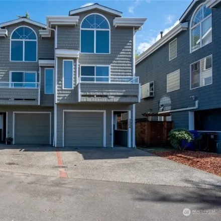 Buy this 3 bed house on 2506 Fairview Avenue East in Seattle, WA 98102