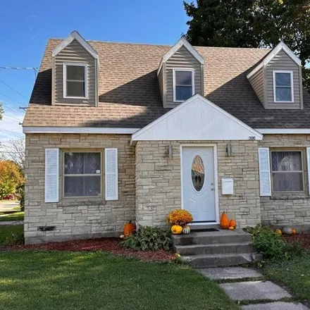 Buy this 3 bed house on 118 15th Street in Clintonville, WI 54929